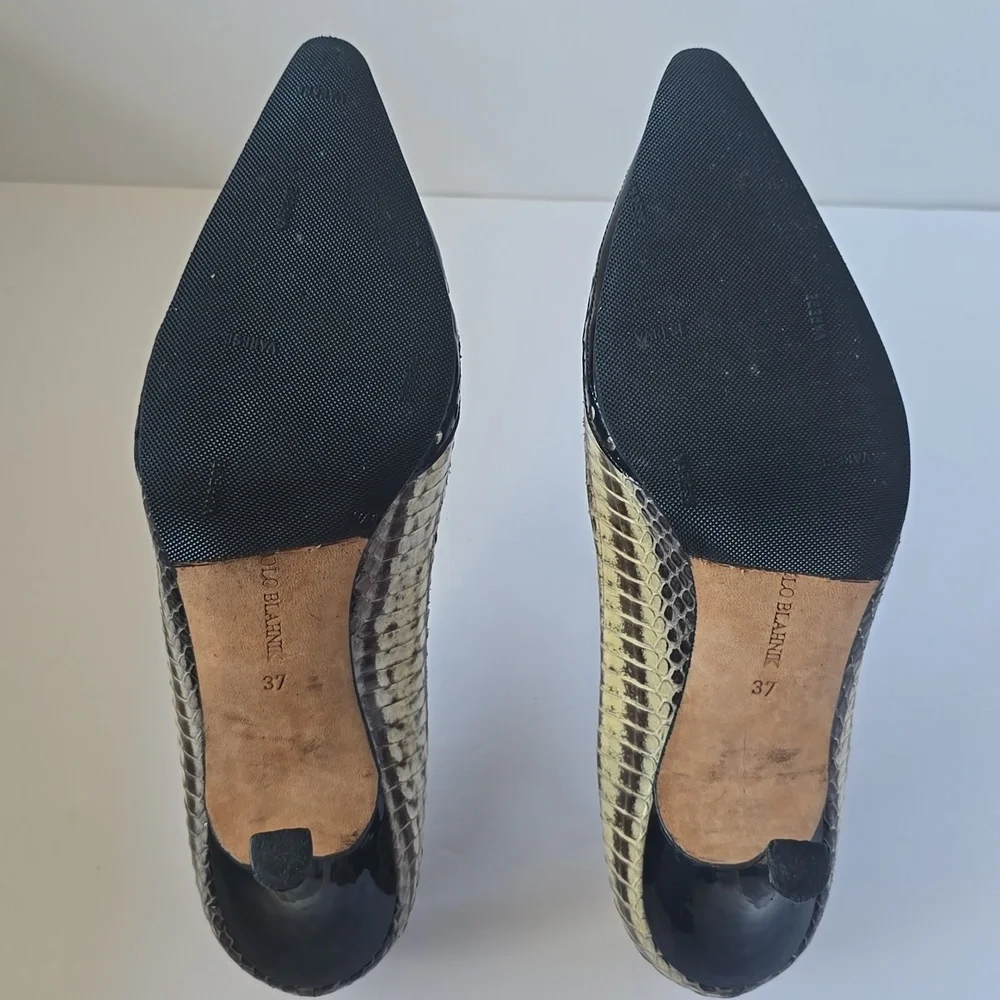 Manolo Blahnik Black Snakeskin Patent Leather Heels Pumps - Picture 11 of 16